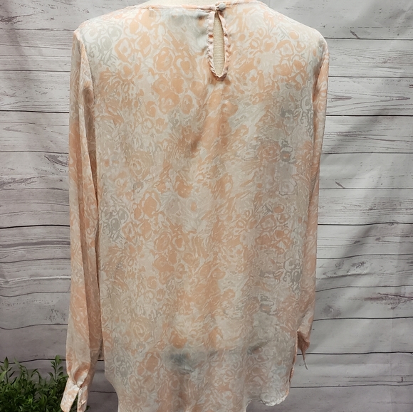 Rose & Olive Blouse B - Picture 2 of 6
